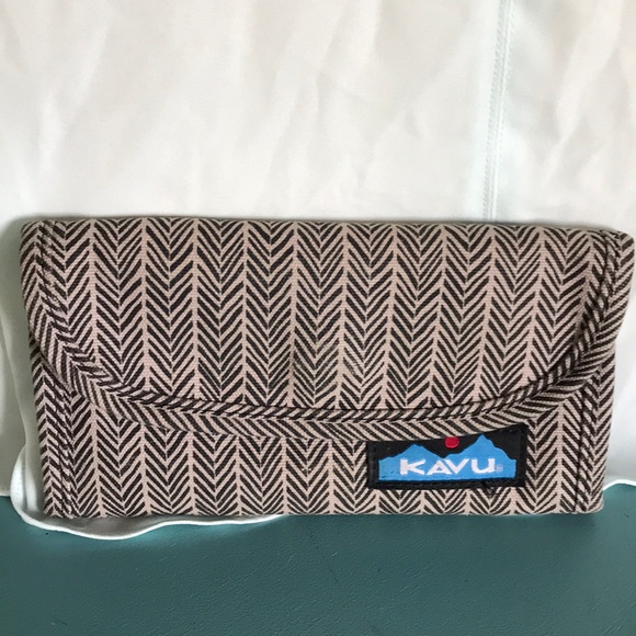 REI Handbags - KAVU big spender trifold wallet